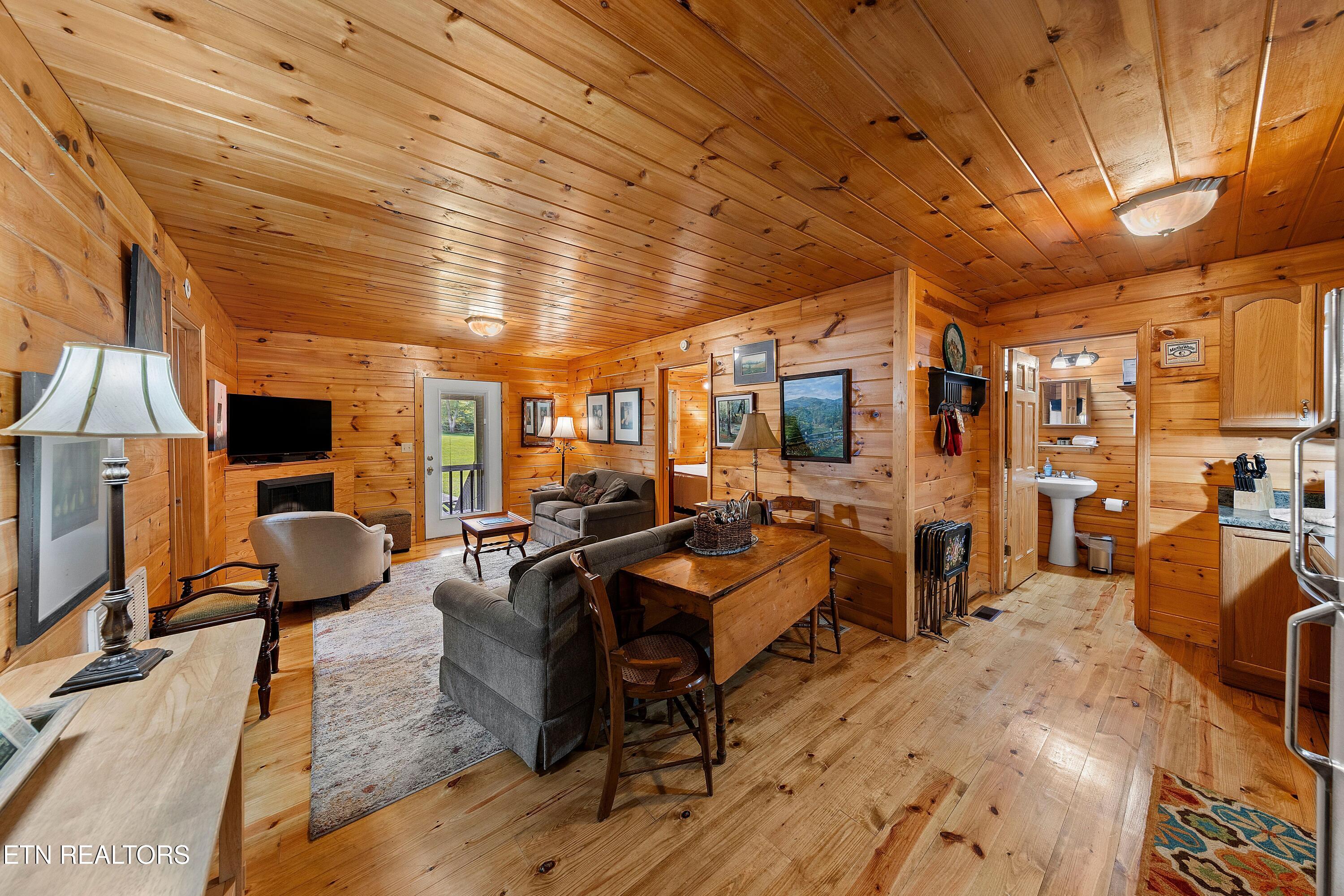 339 Stables Drive Townsend, TN 37882 - Photo 6 of 34 stables living 5