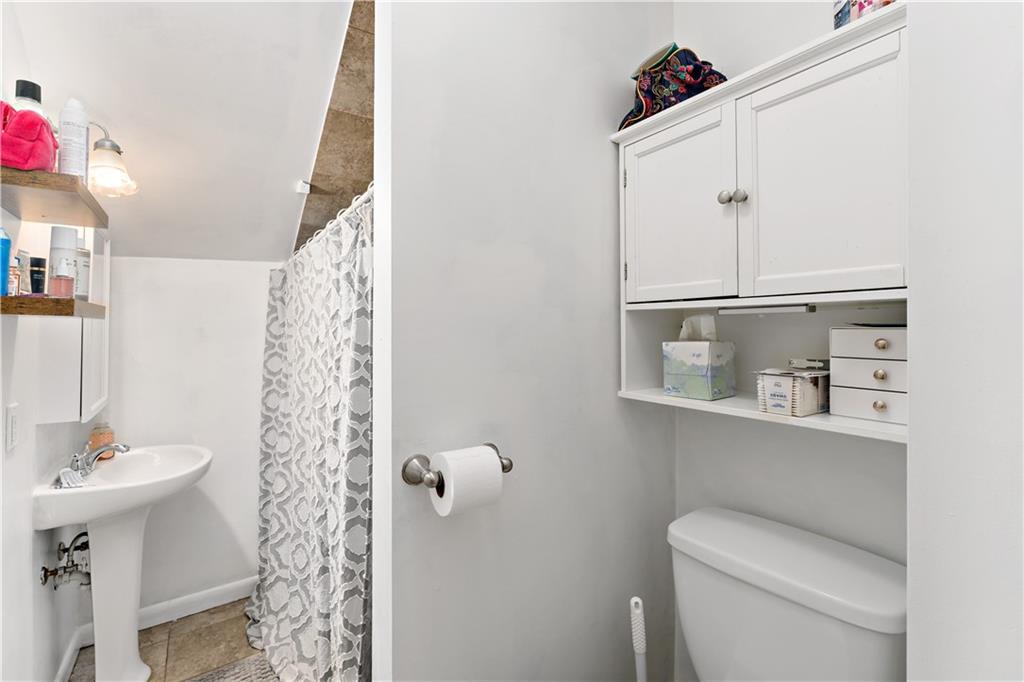 305 3rd Street, Unit R Irwin, PA 15642 - Photo 12 of 32