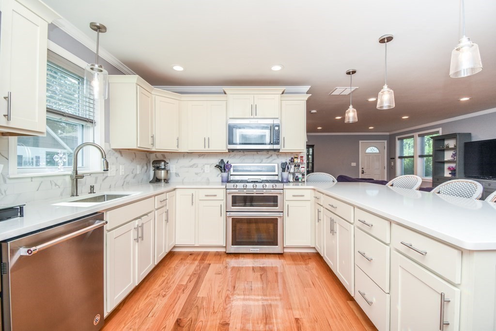 6 Fifield Street, Unit 6 Watertown, MA 02472 - Photo 10 of 34 Gallery Image 10
