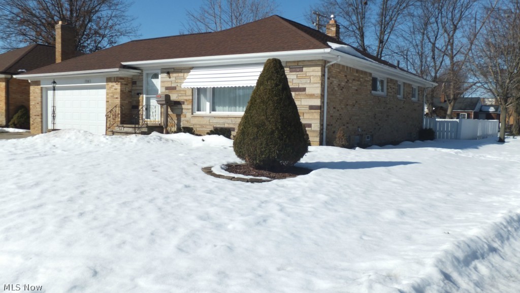 1710 Alcester Road Cleveland, OH 44124 - Photo 6 of 25