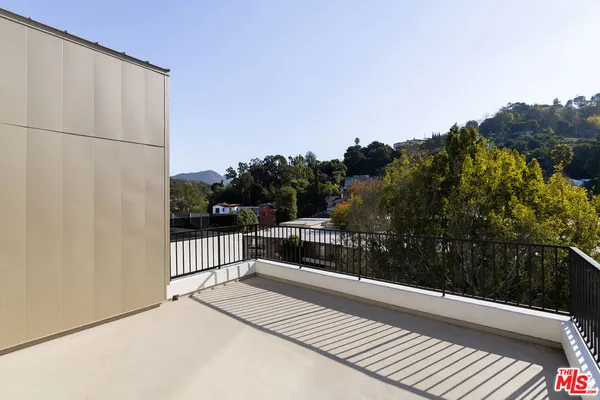 $9,000 | 3651 Regal Place, Unit 504, Los Angeles, CA 90068