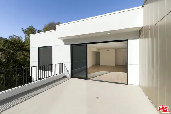 $9,000 | 3651 Regal Place, Unit 504, Los Angeles, CA 90068