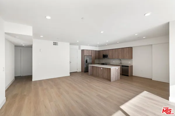 $9,000 | 3651 Regal Place, Unit 504, Los Angeles, CA 90068