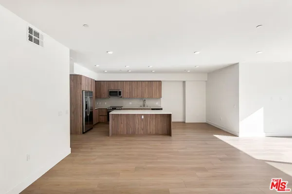 $9,000 | 3651 Regal Place, Unit 504, Los Angeles, CA 90068