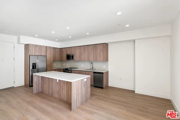 $9,000 | 3651 Regal Place, Unit 504, Los Angeles, CA 90068