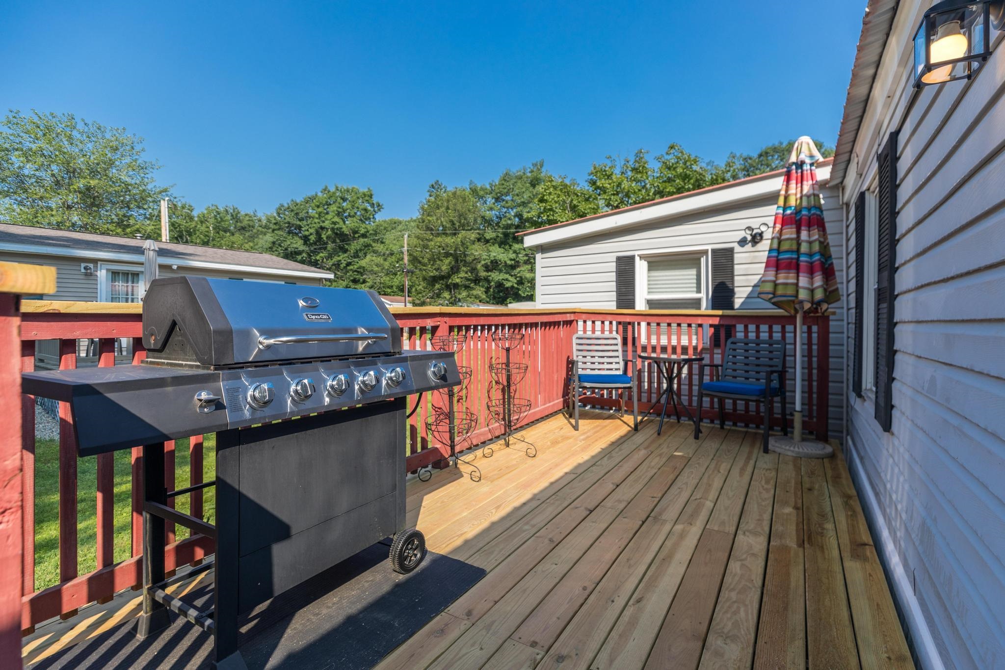 39 Hilton Avenue Exeter, NH 03833 - Photo 8 of 38
