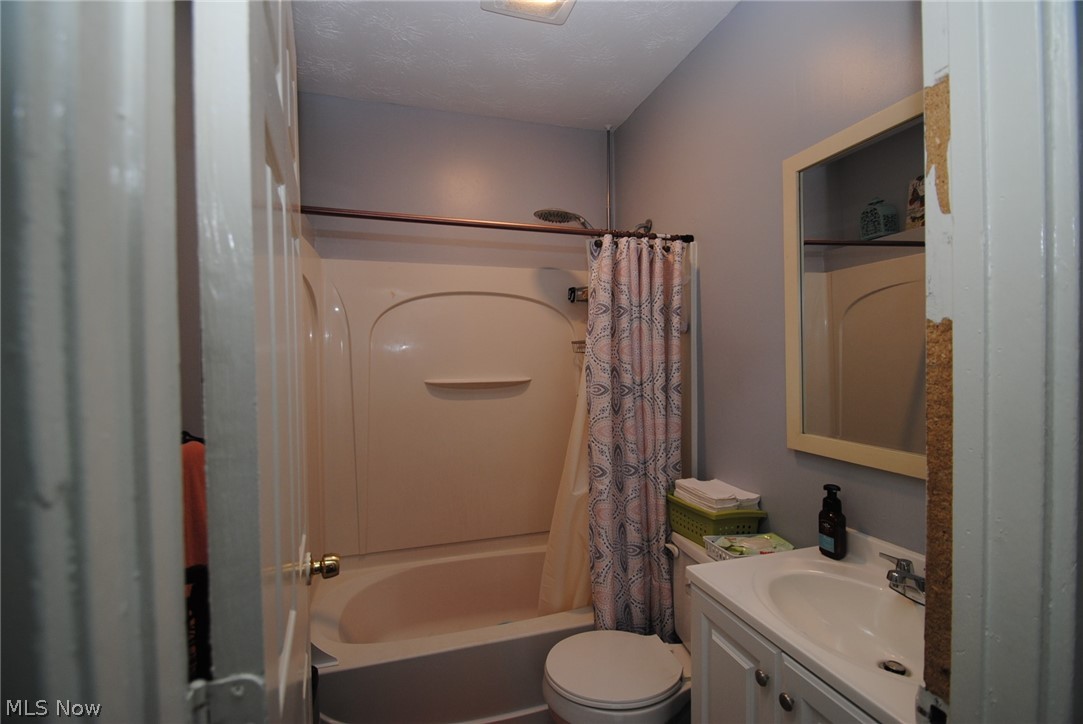 5390 State Road Cleveland, OH 44134 - Photo 5 of 11