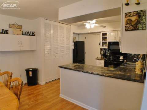 627 Silver Lake Road Linden, MI 48451 - Photo 8 of 44 20444212-7.JPG