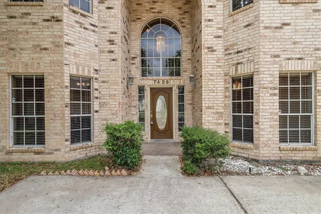 $3,200 | 7426 Lake Travis Drive, Corpus Christi, TX 78413