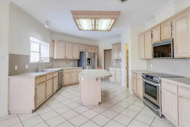 $3,200 | 7426 Lake Travis Drive, Corpus Christi, TX 78413