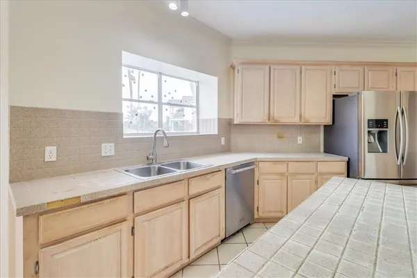 $3,200 | 7426 Lake Travis Drive, Corpus Christi, TX 78413