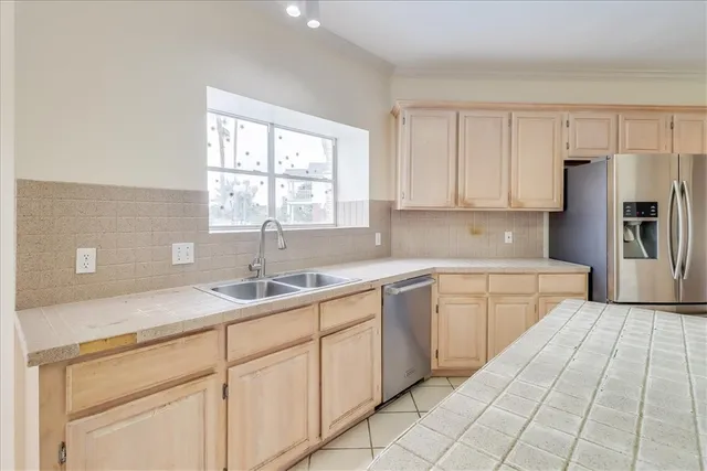 $3,200 | 7426 Lake Travis Drive, Corpus Christi, TX 78413