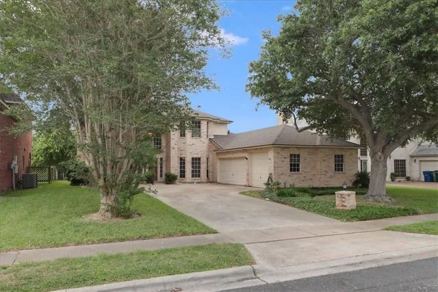 $3,200 | 7426 Lake Travis Drive, Corpus Christi, TX 78413
