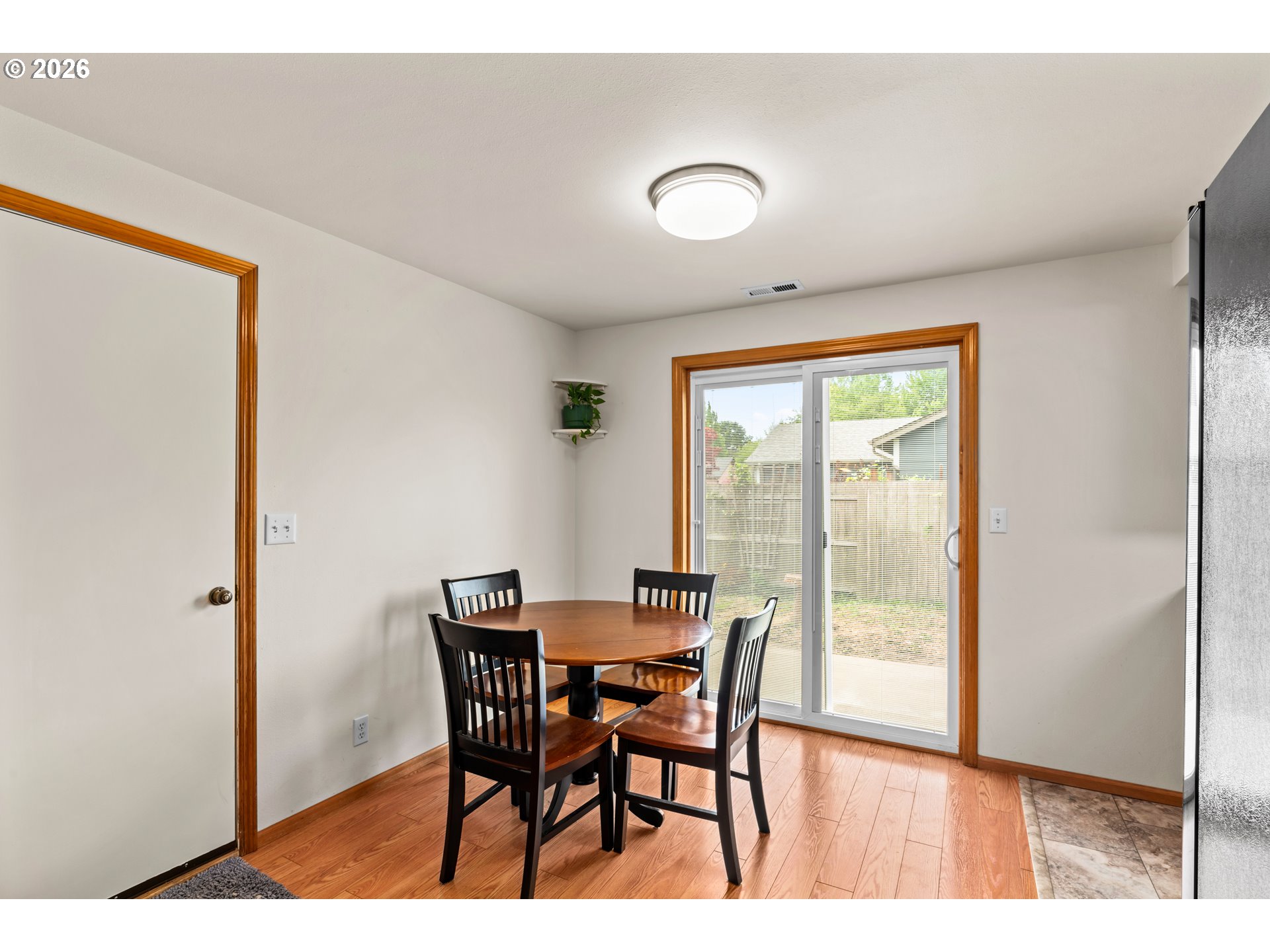 2484 Melrose Loop Eugene, OR 97402 - Photo 7 of 29