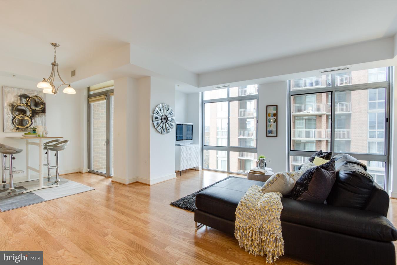 11990 Market Street, Unit 416 Reston, VA 20190 - Photo 8 of 29 Living Room