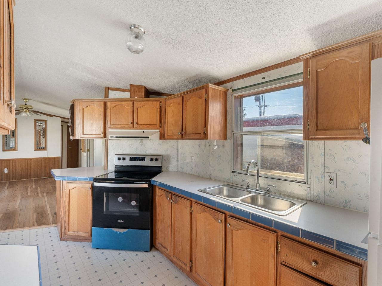 103 4th Street Colchester, VT 05446 - Photo 4 of 28