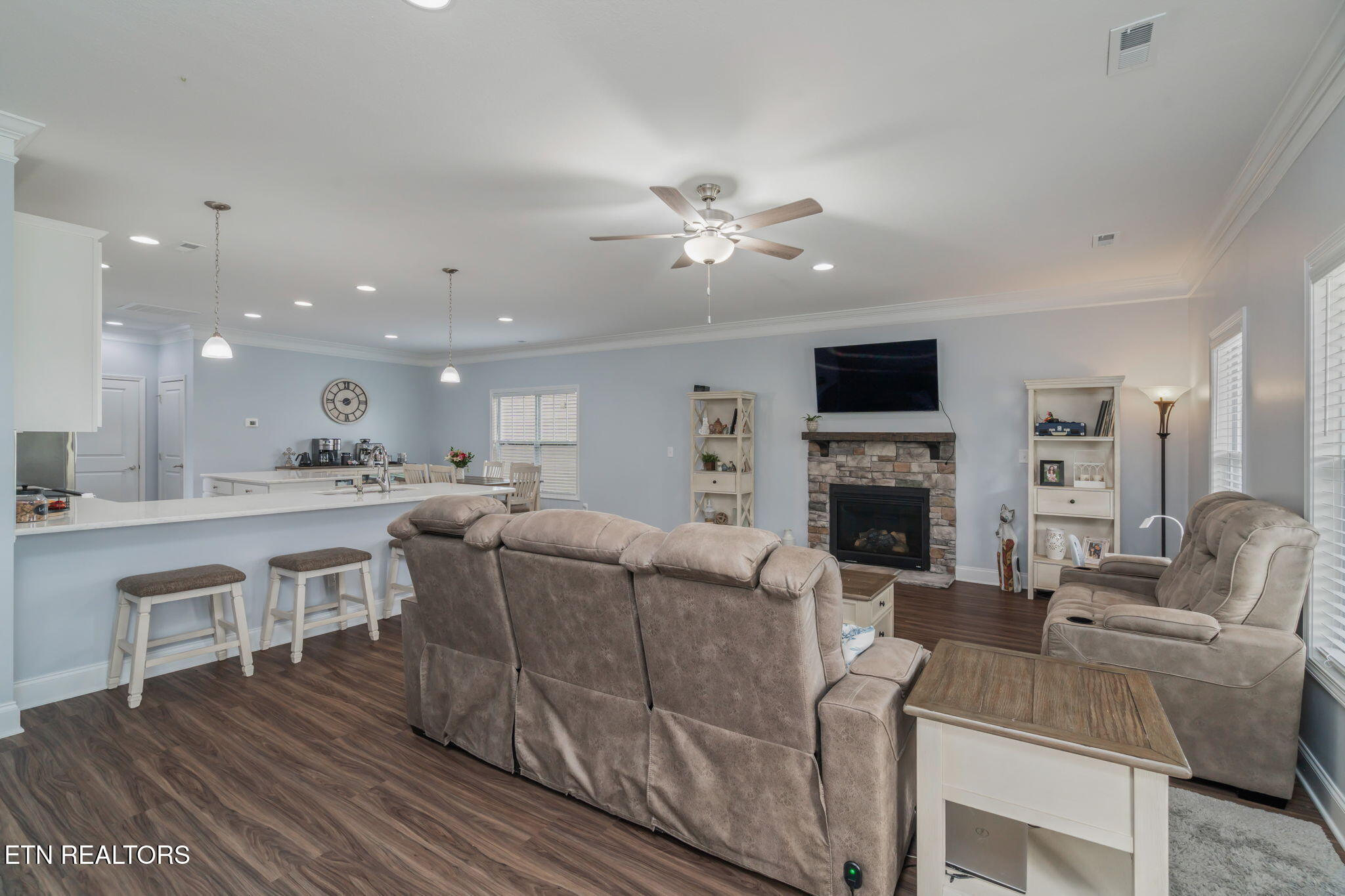 211 East Rarity Ridge Parkway Oak Ridge, TN 37830 - Photo 13 of 60 Living Room
