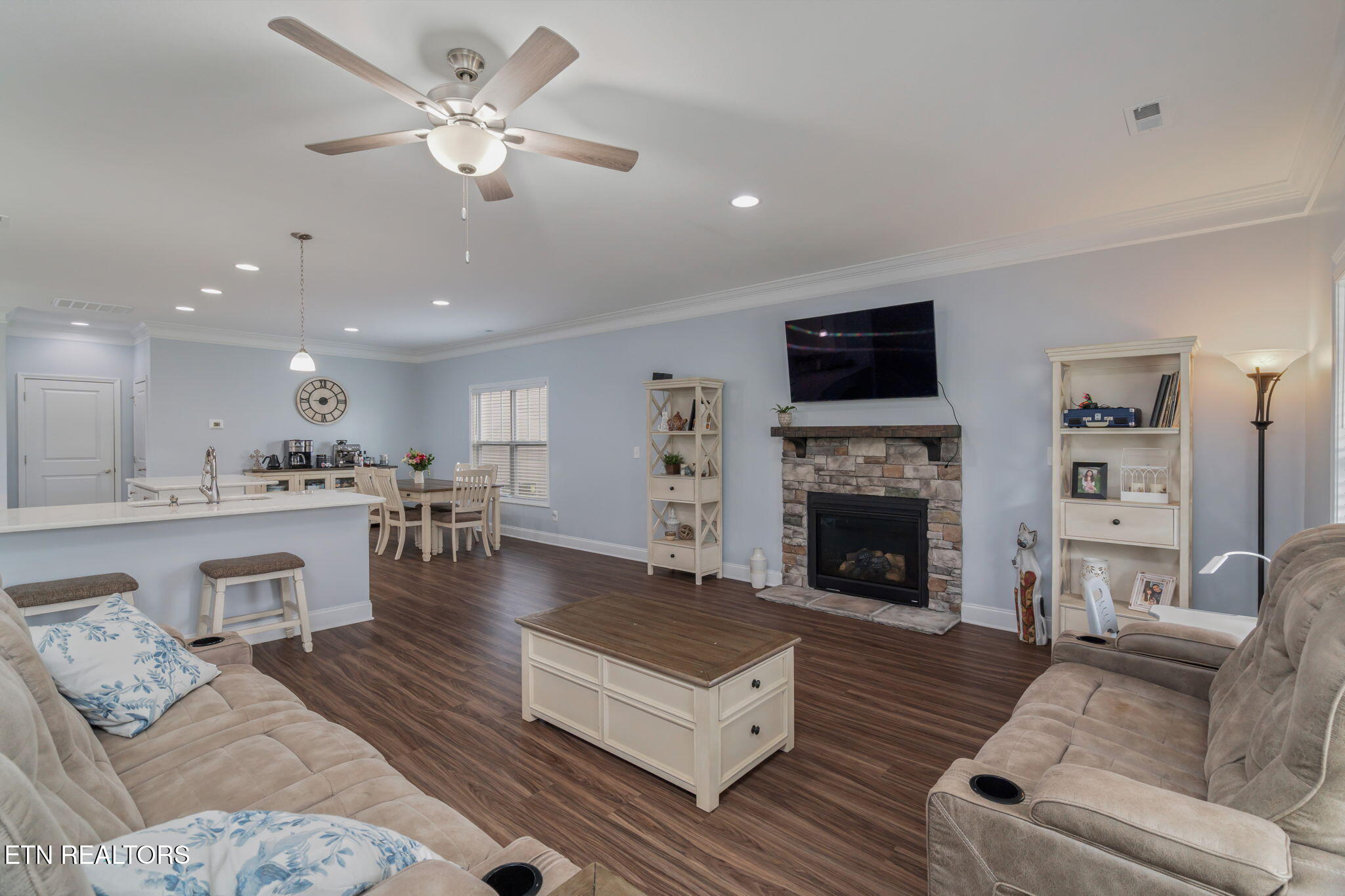 211 East Rarity Ridge Parkway Oak Ridge, TN 37830 - Photo 14 of 60 Living Room
