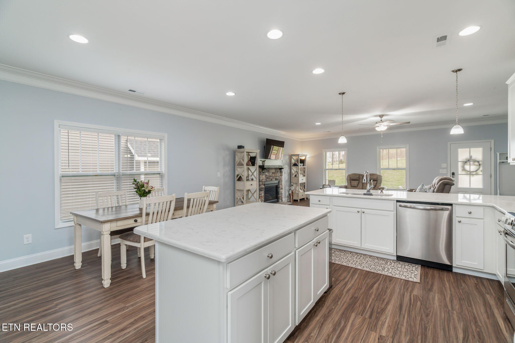 211 East Rarity Ridge Parkway Oak Ridge, TN 37830 - Photo 23 of 60 Kitchen