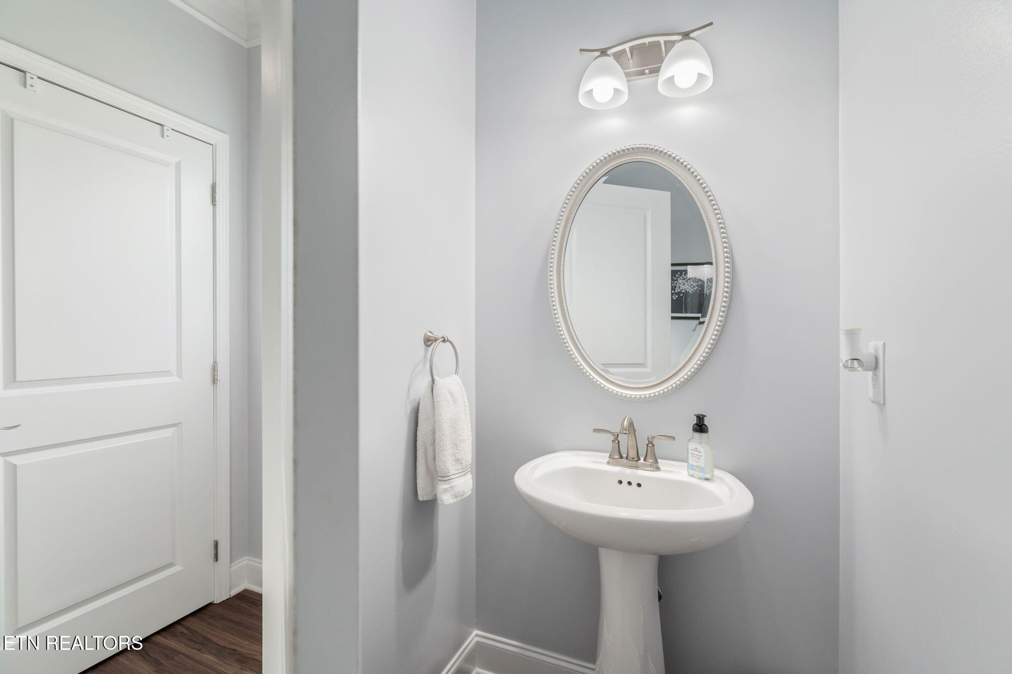 211 East Rarity Ridge Parkway Oak Ridge, TN 37830 - Photo 28 of 60 Powder Room