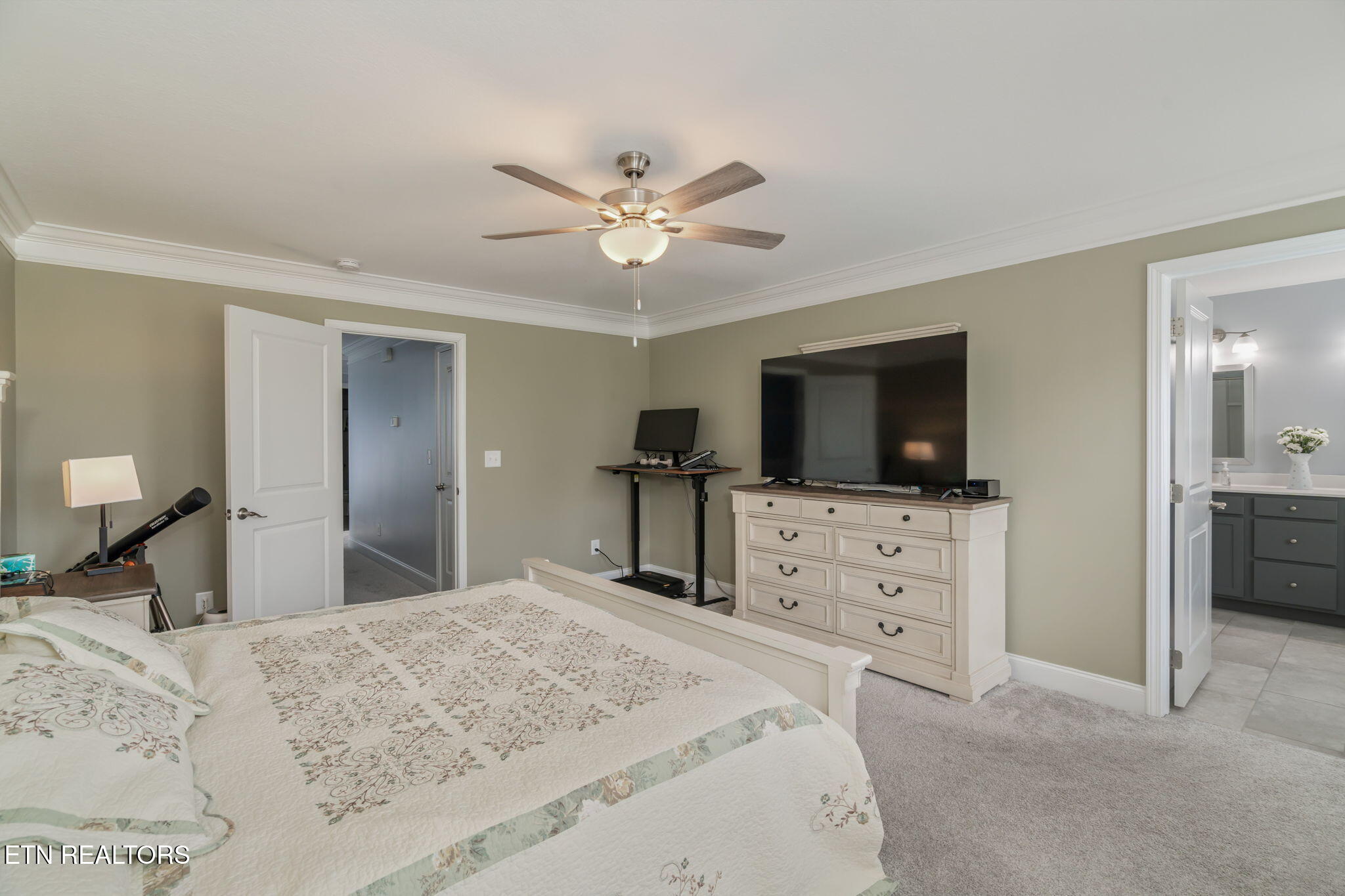 211 East Rarity Ridge Parkway Oak Ridge, TN 37830 - Photo 30 of 60 Primary Bedroom