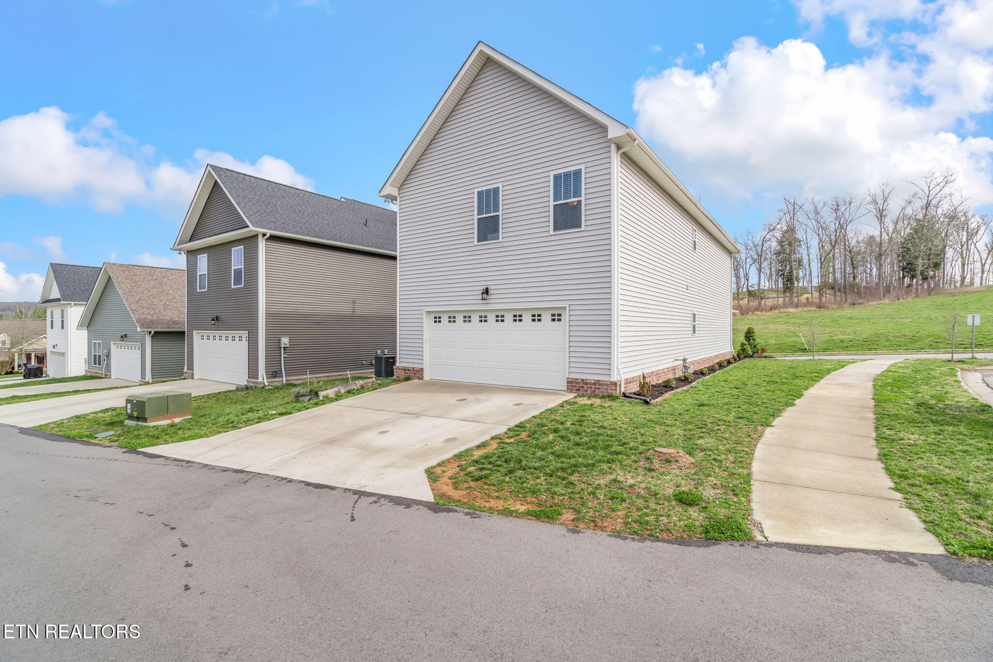 211 East Rarity Ridge Parkway Oak Ridge, TN 37830 - Photo 43 of 60 2 Car Garage