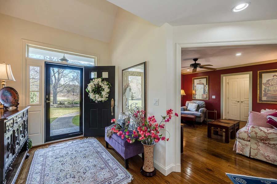310 Willowbend Drive Mashpee, MA 02649 - Photo 23 of 37 a living room with furniture and a potted plant