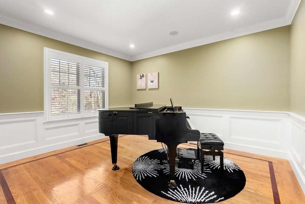 11 Bobolink Road Wellesley, MA 02481 - Photo 11 of 33