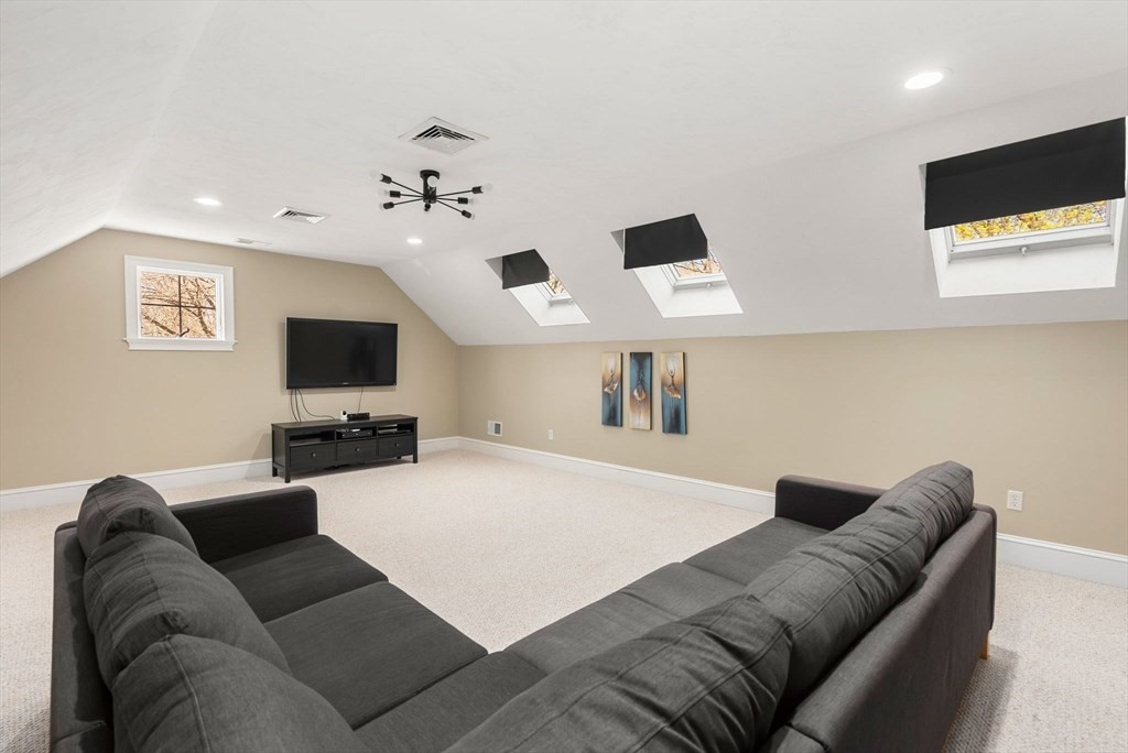 11 Bobolink Road Wellesley, MA 02481 - Photo 24 of 33