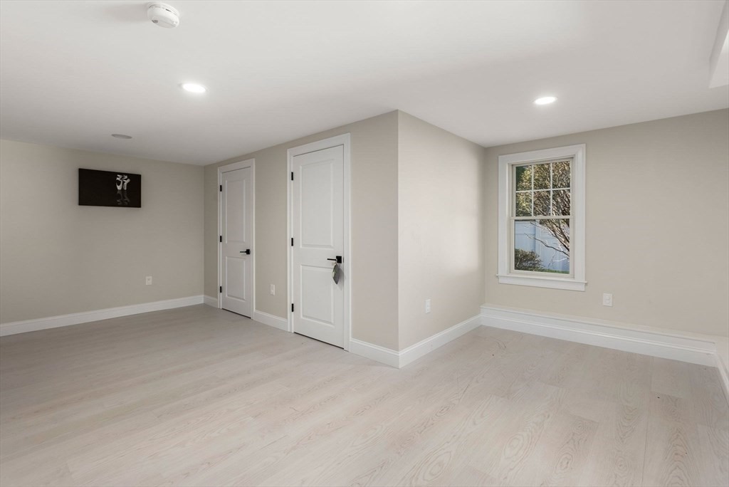 11 Bobolink Road Wellesley, MA 02481 - Photo 29 of 33