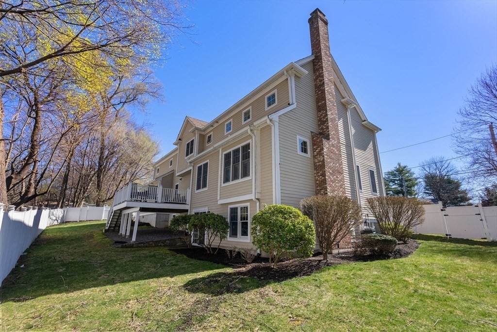 11 Bobolink Road Wellesley, MA 02481 - Photo 32 of 33