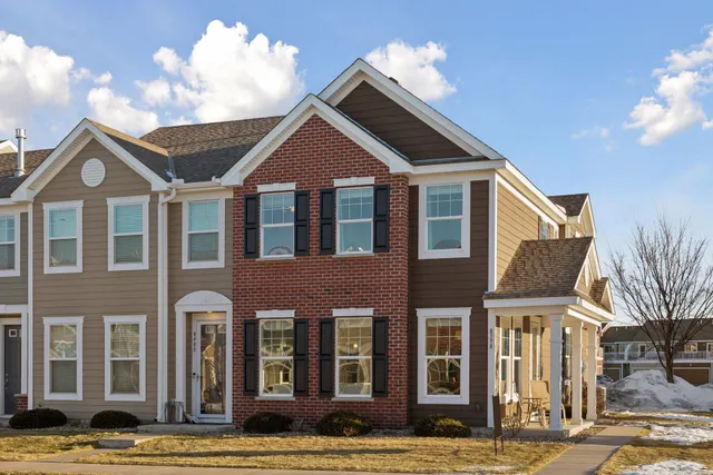 $370,000 | 8398 Jonquil Lane North, Maple Grove, MN 55369