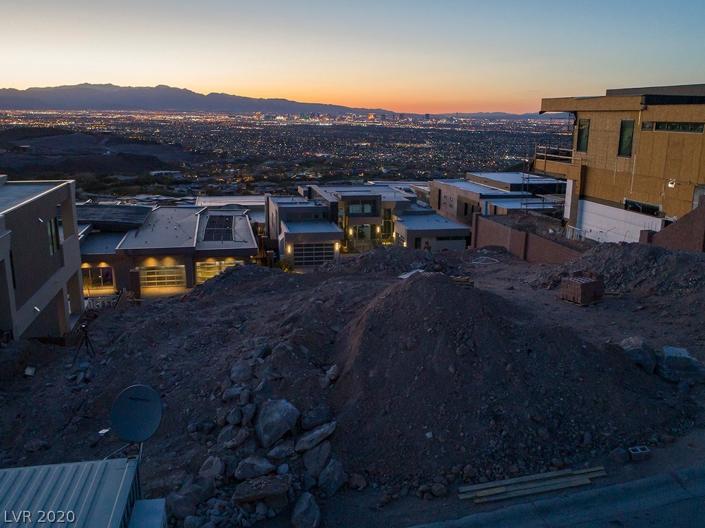 673 Overlook Rim Drive Henderson, NV 89012 - Photo 4 of 33 Gallery Image 4