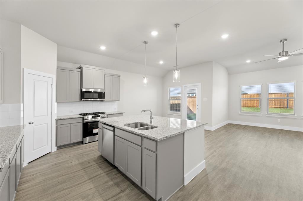 2372 Bell Way Forney, TX 75126 - Photo 17 of 39 9_10. 2372 Bell - Kitchen (3)