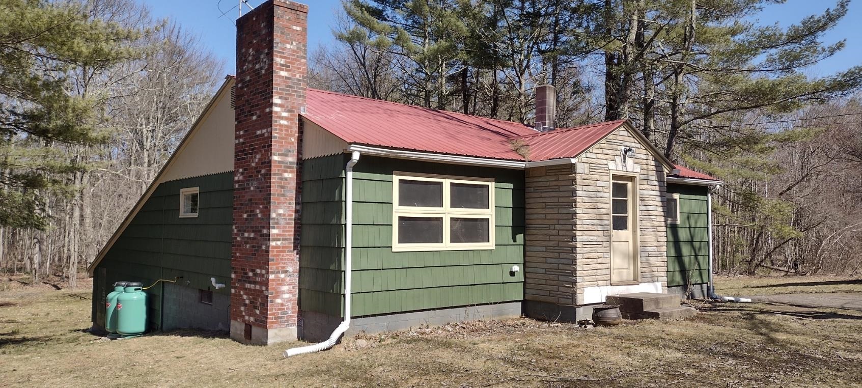 254 Exeter Road Epping, NH 03042 - Photo 3 of 33