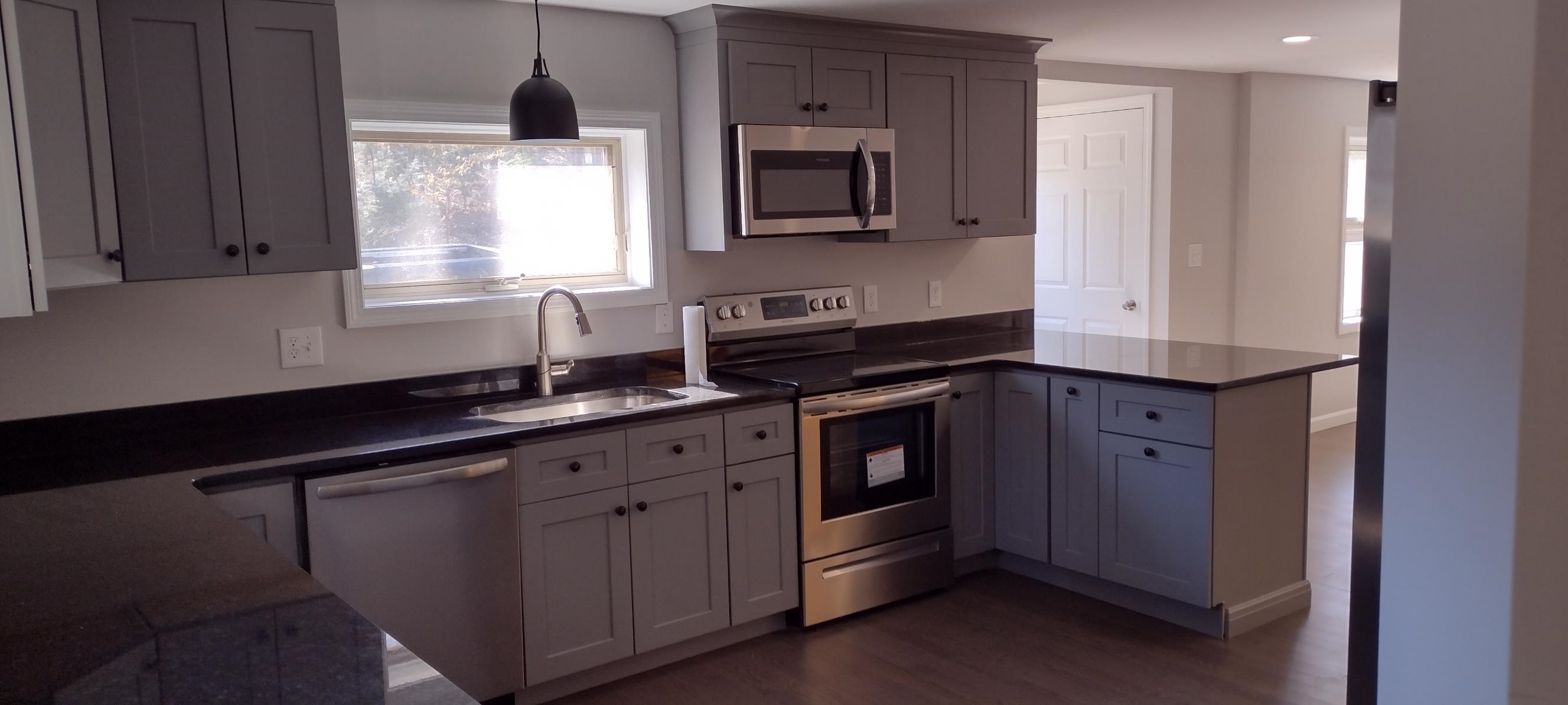 254 Exeter Road Epping, NH 03042 - Photo 8 of 33