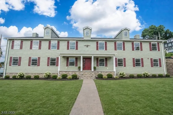 $2,350 | 39 Ledgewood Avenue, Unit 11, Netcong, NJ 07857