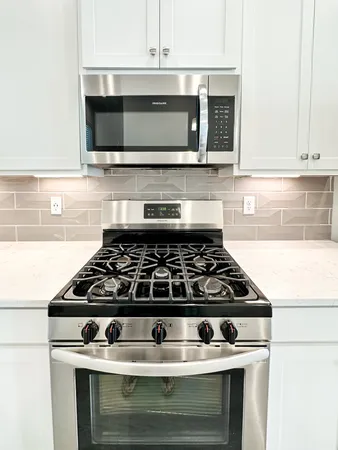 $2,325 | 9007 Lonestar Creekbend Lane, Houston, TX 77080