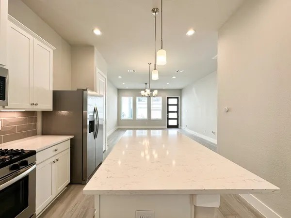 $2,325 | 9007 Lonestar Creekbend Lane, Houston, TX 77080