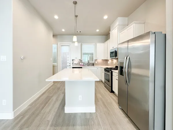 $2,325 | 9007 Lonestar Creekbend Lane, Houston, TX 77080