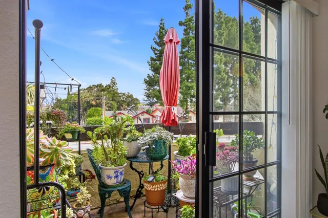 $848,888 | 880 North Winchester Boulevard, Unit 205, Santa Clara, CA 95050