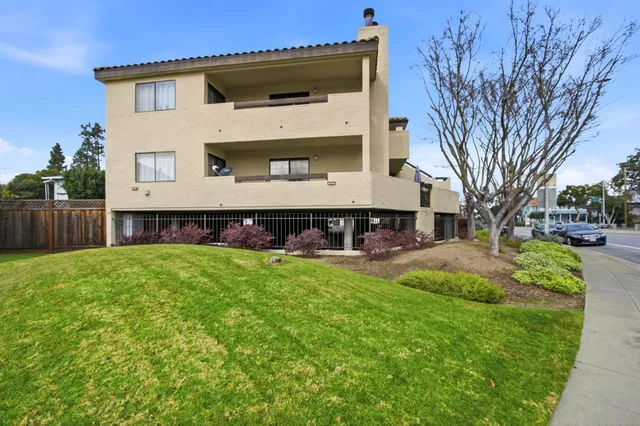 $848,888 | 880 North Winchester Boulevard, Unit 205, Santa Clara, CA 95050
