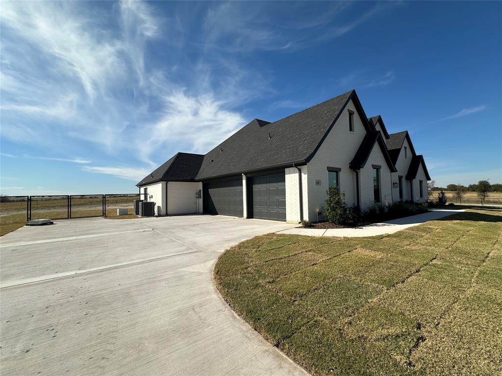 108 Blackstar Lane Decatur, TX 76234 - Photo 5 of 37