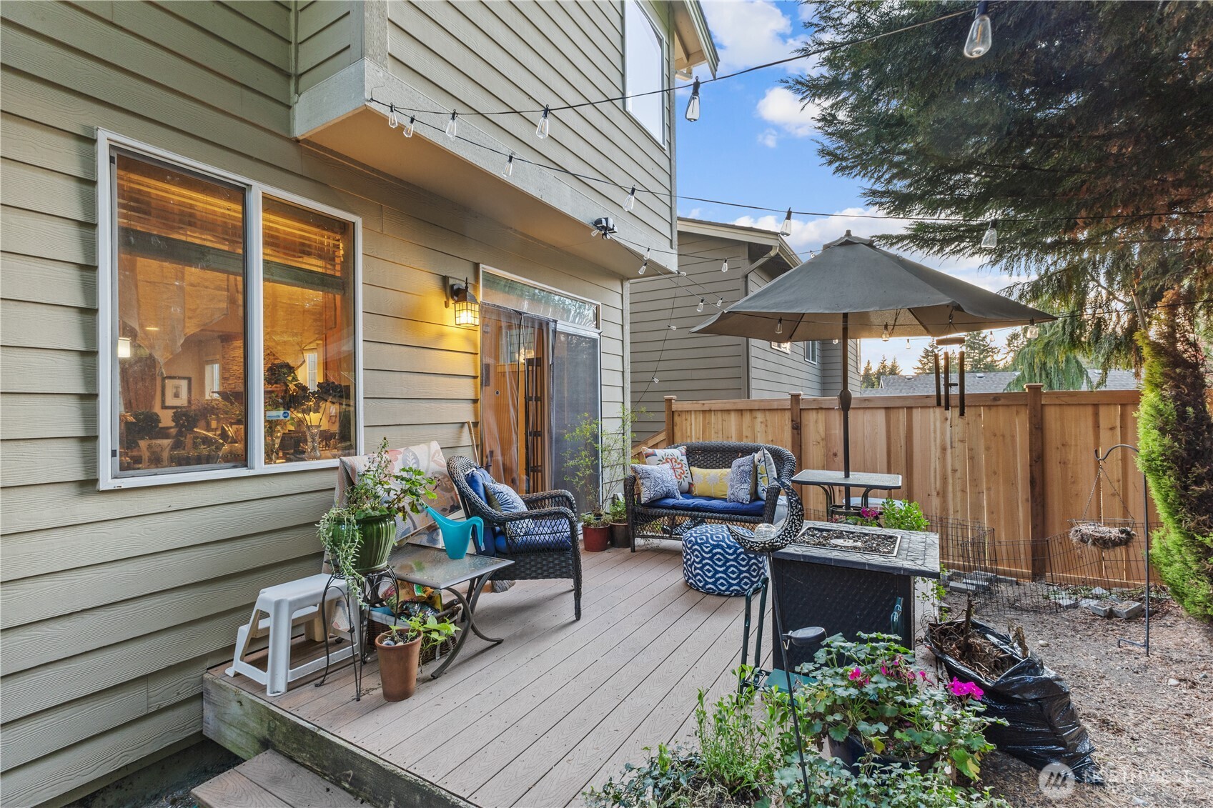 3611 232nd Street Southeast Bothell, WA 98021 - Photo 25 of 29 a outdoor space with furniture