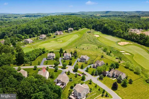$699,900 | 230 Ironstone Lane, Elverson, PA 19520