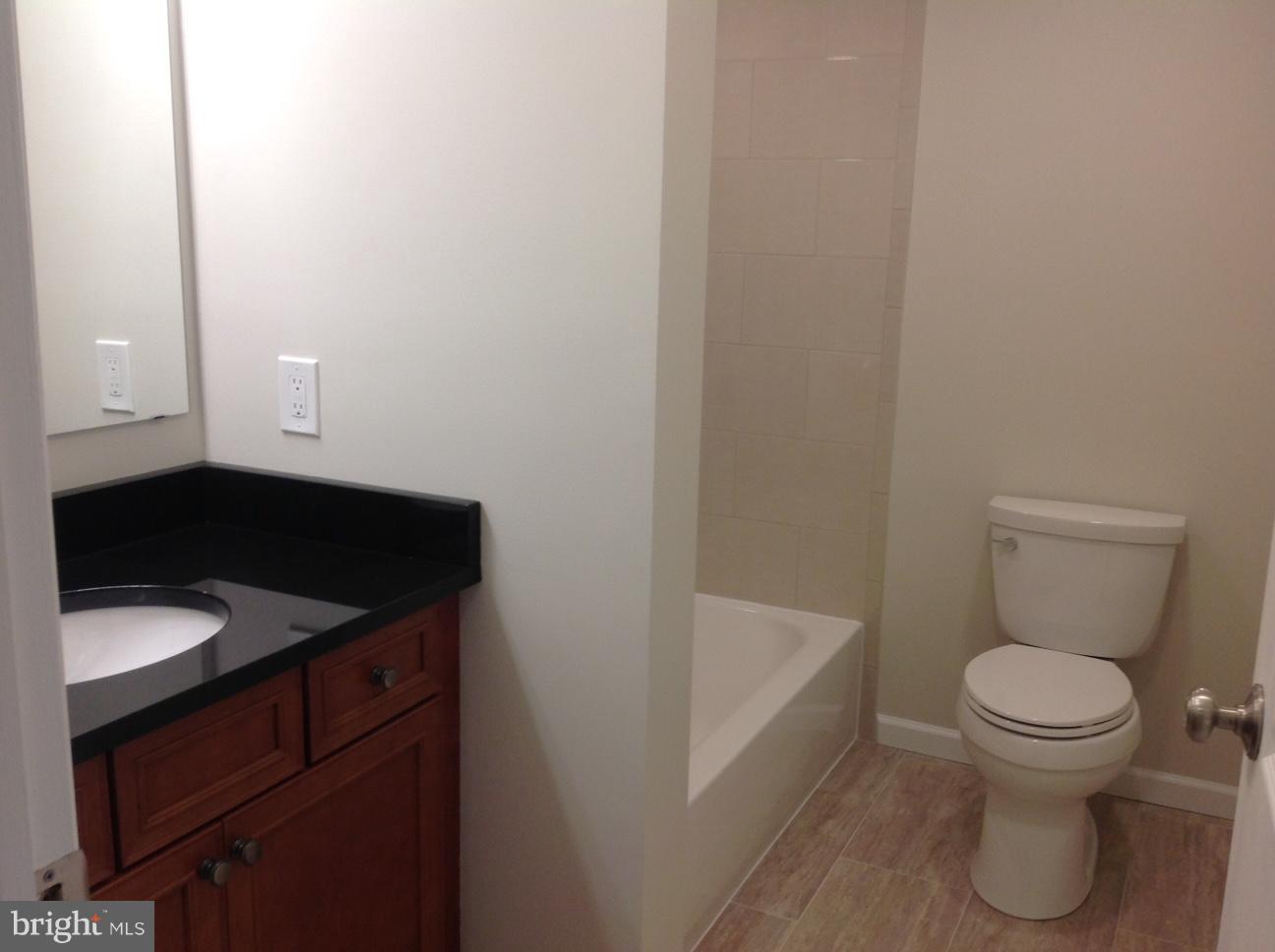 10965 Harpers Square Court Reston, VA 20191 - Photo 13 of 19 Upper Hall Bath