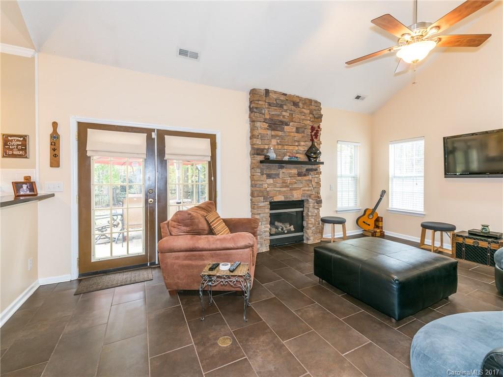 6705 Reedy Creek Road Charlotte, NC 28215 - Photo 2 of 24