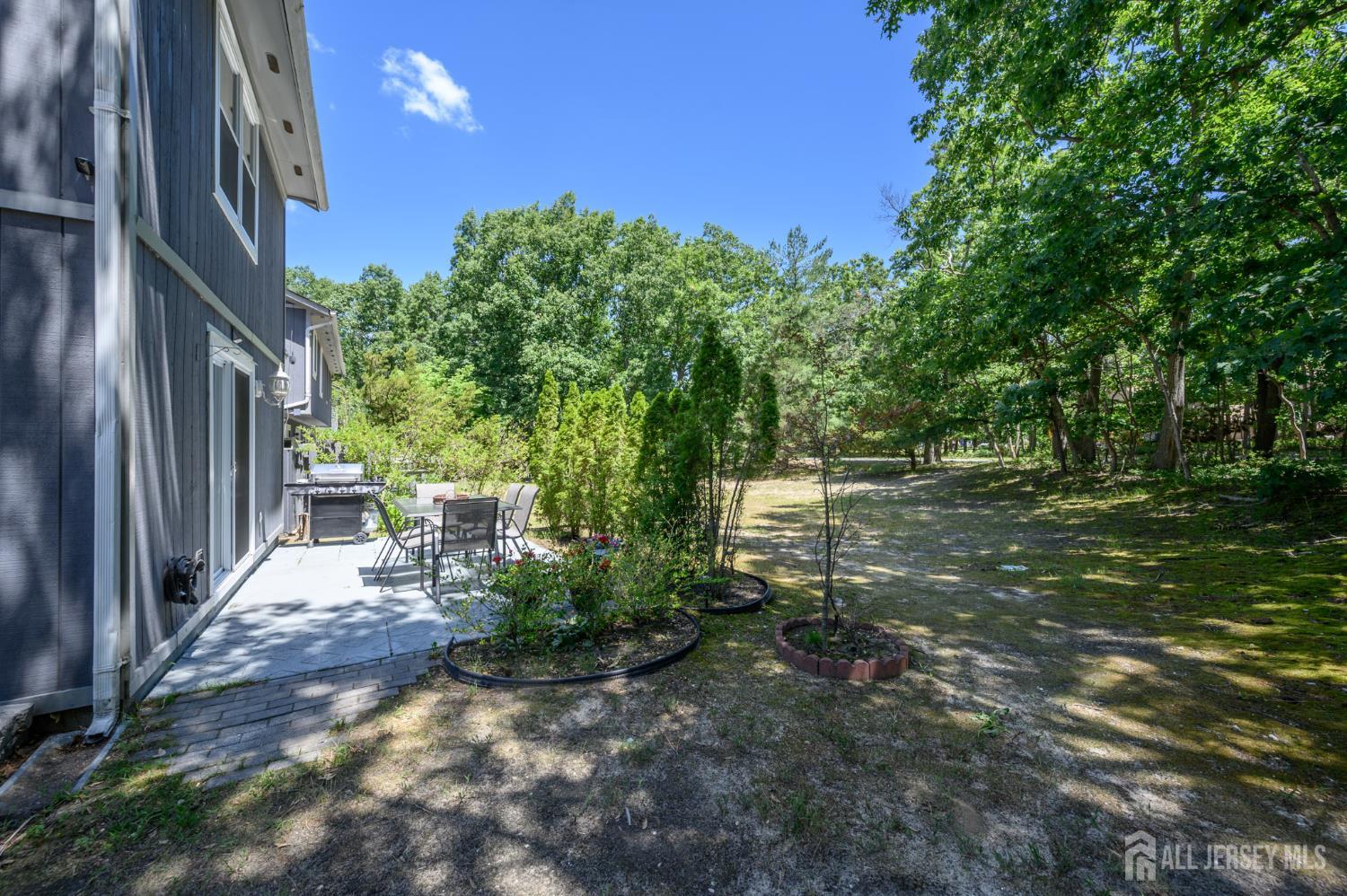 16 Finch Road Howell, NJ 07731 - Photo 27 of 35