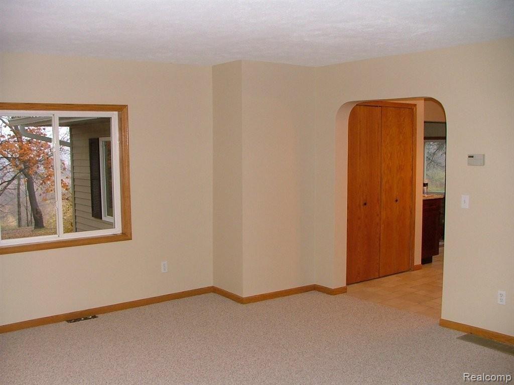 184 Chilson Road Howell, MI 48843 - Photo 14 of 21 Living Room