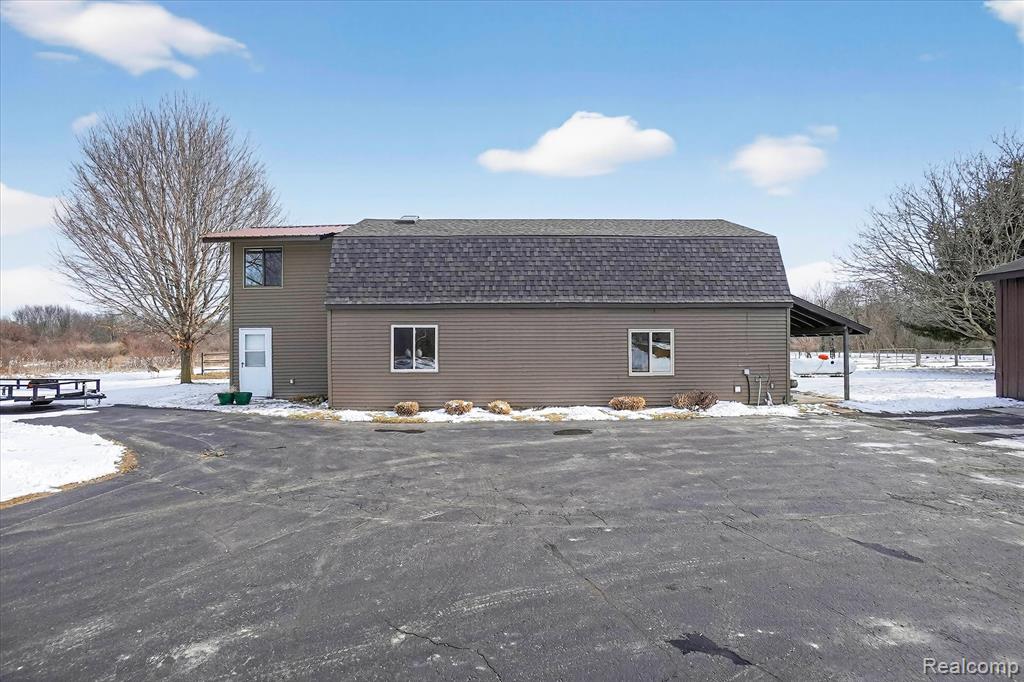 14463 Seymour Road Linden, MI 48451 - Photo 5 of 65 Gallery Image 5